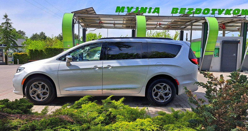 Chrysler Pacifica cena 187900 przebieg: 35000, rok produkcji 2022 z Szczecin małe 667